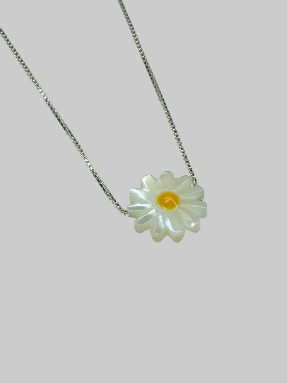 Colar Margarida em Madrepérola